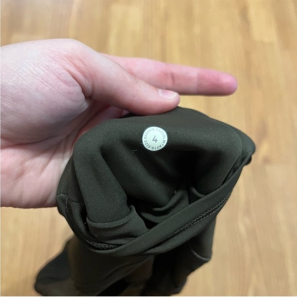 Lululemon Fast And Free Short 10" Green 4 Biker Shorts - Picture 4 of 5